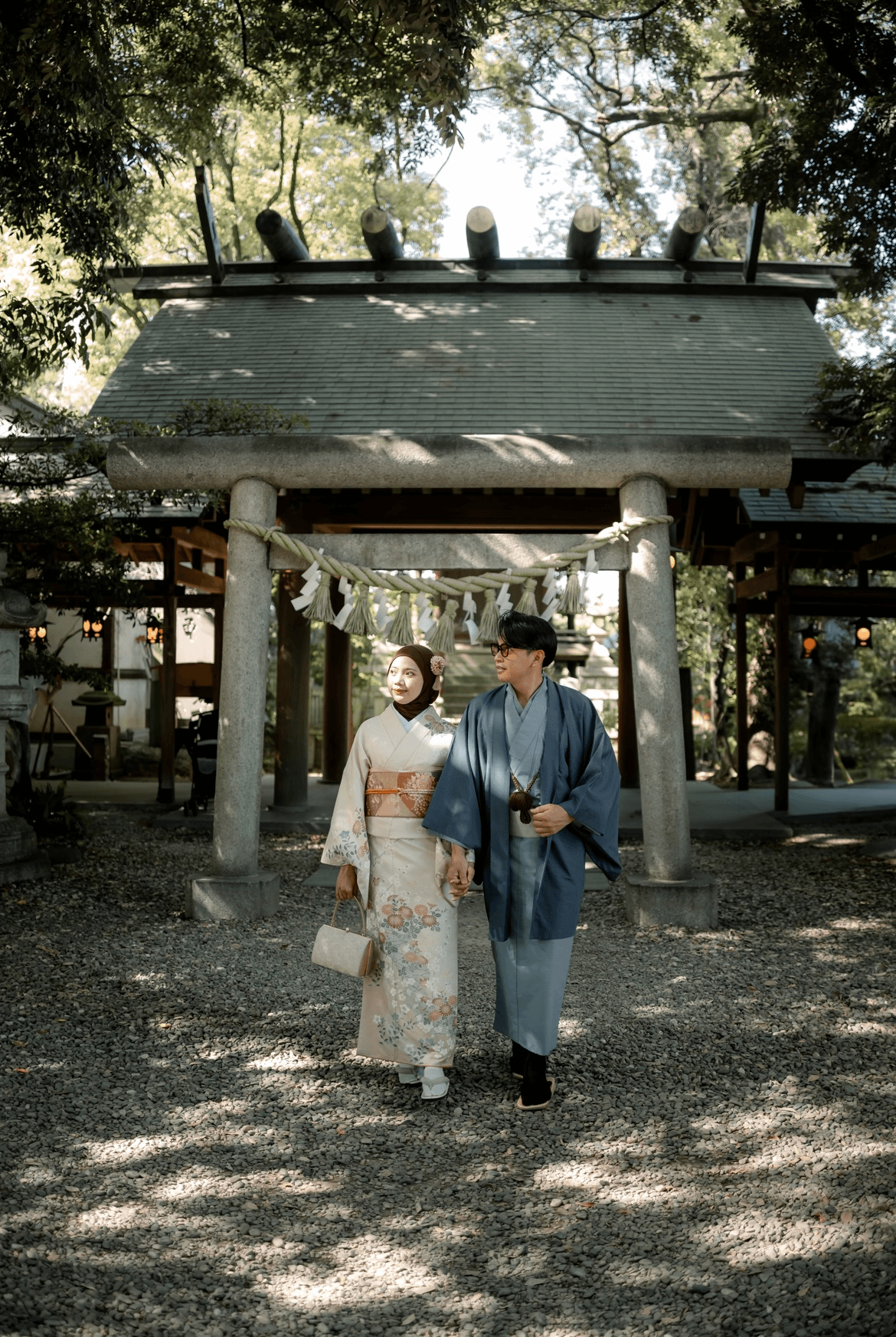 Kimono couple photo 4